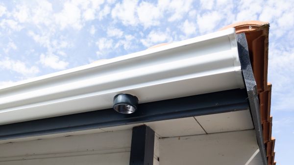 Seamless Gutters Installation in Rochester